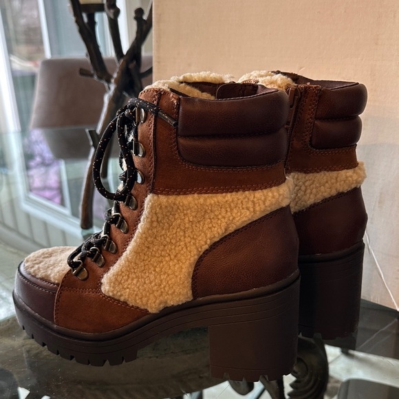 New in Box $100 Sun + Stone Women's Brown and Cream Lace-Up Combat Boots sz 7 - Picture 5 of 10